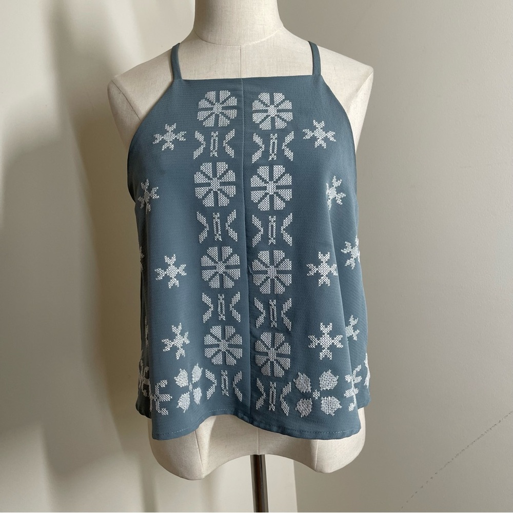 Lulu’s Women’s Muted Blue - SZ XS - Embroidered Tank Top
